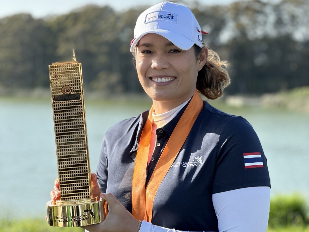 이번 대회의 MVP 아리야 주타누간. MVP에게는 63빌딩을 본따 만든 트로피를 수여했다. ⓒ한화 라이프플러스
