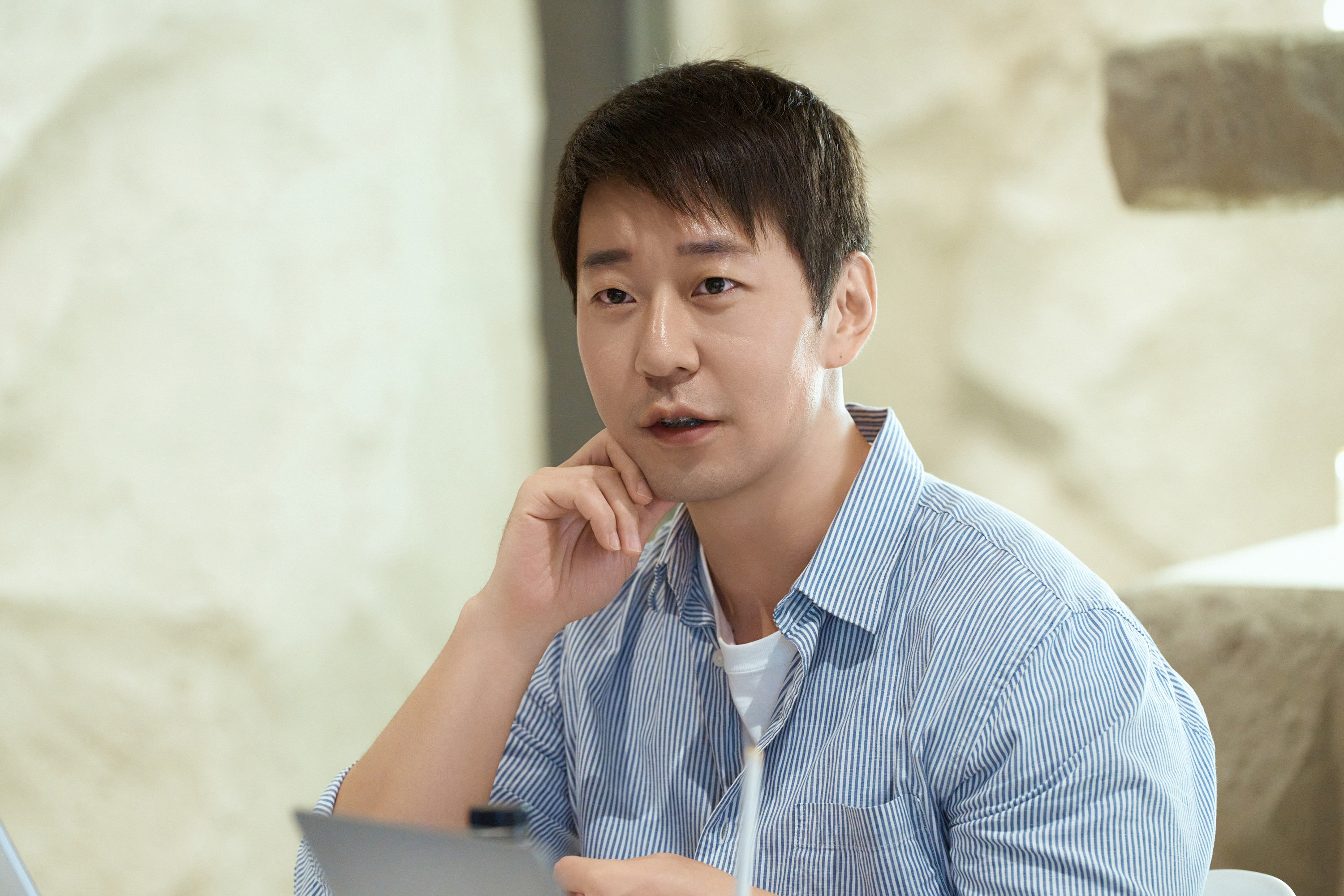 스킨1004의 글로벌 마케팅을 총괄하는 권동준 글로벌 마케팅 본부장. 그는 “고객은 광고보단 경험에 반응한다”며, 시딩을 통한 제품 체험 및 대세감 형성의 중요성을 강조했다. ⓒ롱블랙