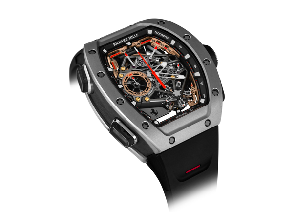 페라리와 만든 RM 43-01 투르비용 스플릿 세컨즈 크로노그래프 페라리 티타늄 버전. 베젤과 케이스 백은 항공우주 산업에서 사용되는 5등급 티타늄으로 만들었다. ⓒ리차드 밀